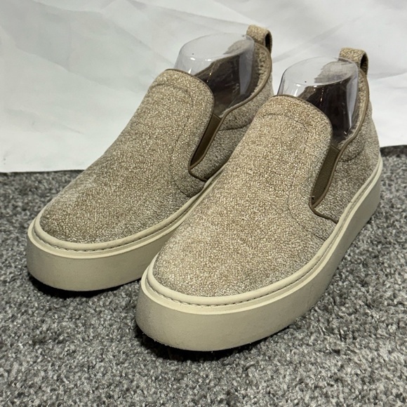 Aquatalia Shoes - Aquatalia Women’s Lida Slip On Rubber Sole Sneakers Size 9M/39